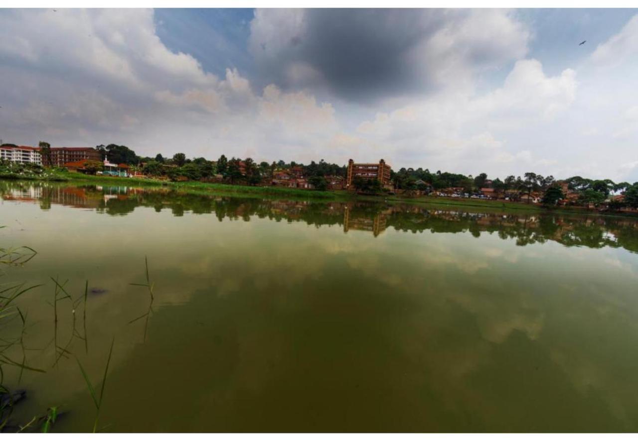 Royal Lake View Gardens Kampala Exteriér fotografie